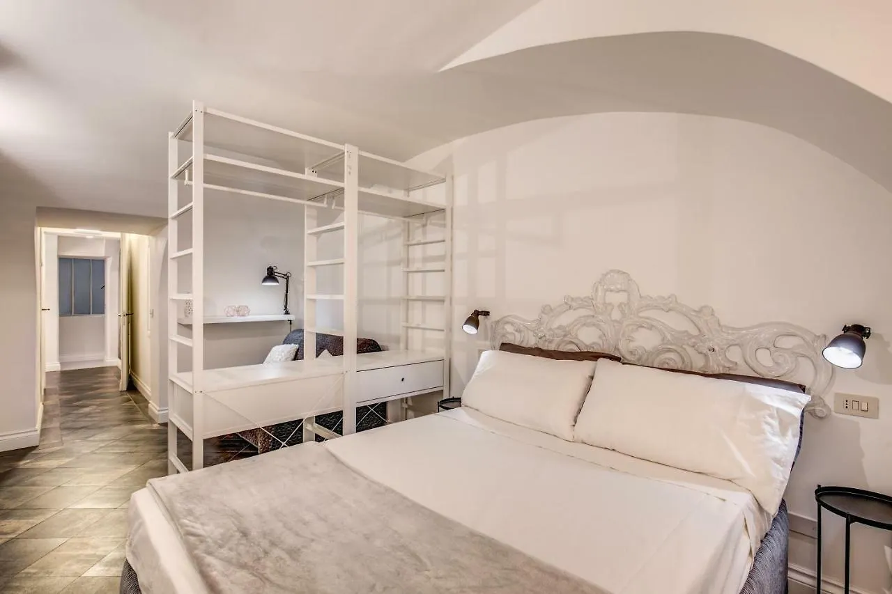 Fori Imperiali Lovely Apartment Rome 0*,